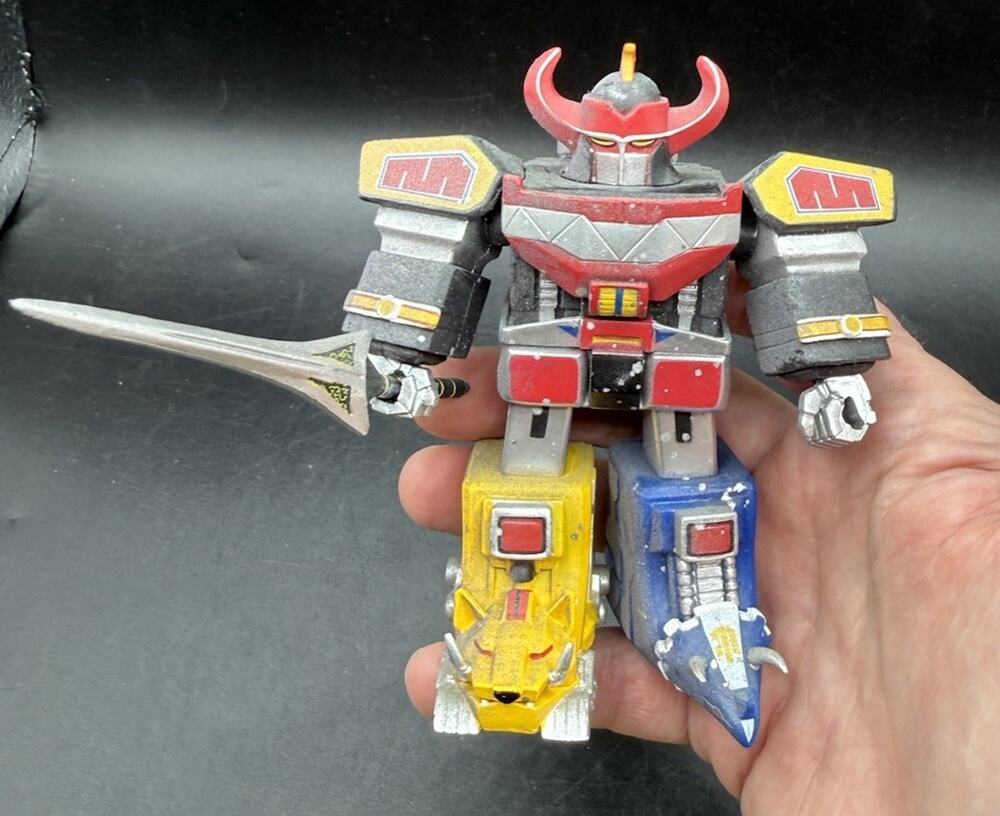 LOOT CRATE DINO Megazord Power Rangers EXCLUSIVE 4" with Sword